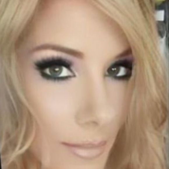 Meet your Posher, Lisa - Picture 1 of 1